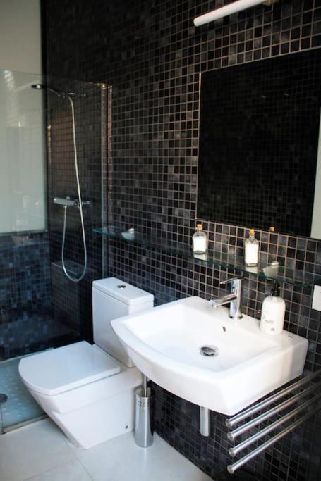 Cosy Apartment / Literally At The Foot Of Alhambra Granada Bagian luar foto