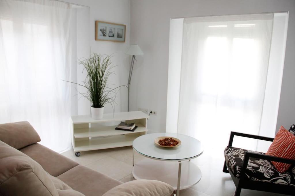 Cosy Apartment / Literally At The Foot Of Alhambra Granada Bagian luar foto